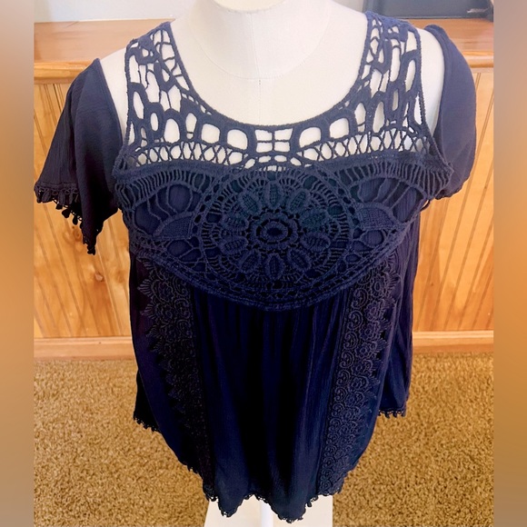 Skylar & Jade Dark Blue Top Size Small - Picture 1 of 7